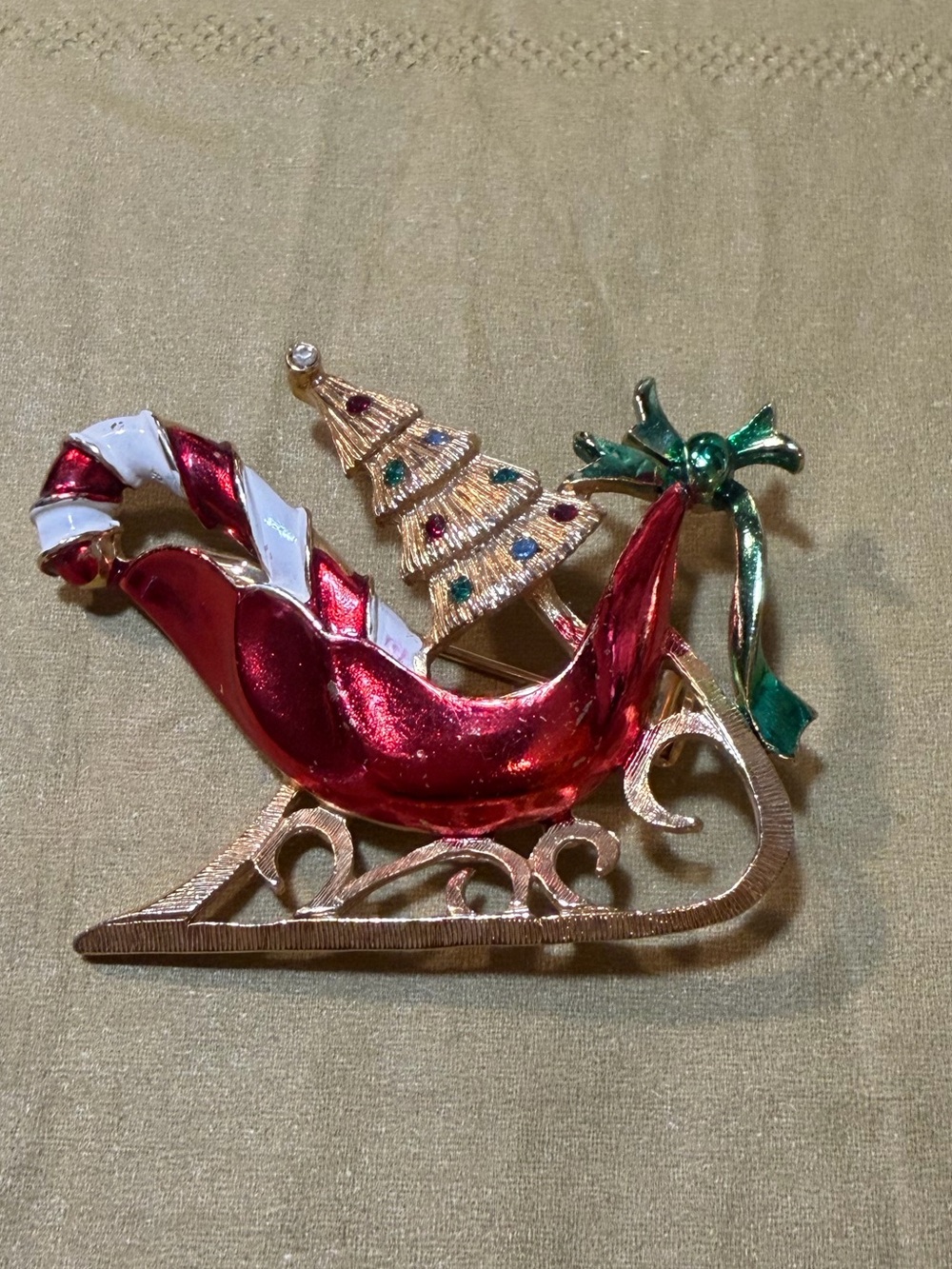 JJ Santa Red gold Sleigh candy cane gold Christmas various color stones Brooch